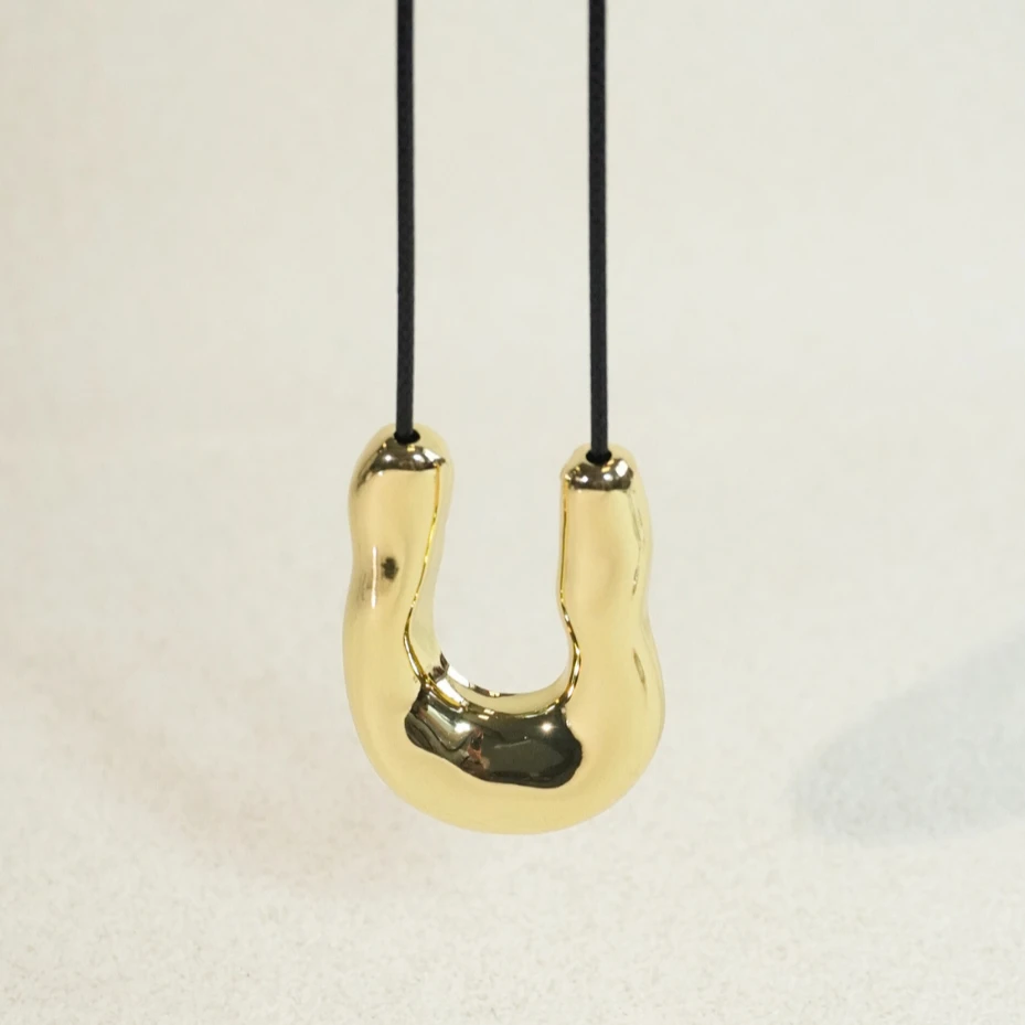 非金属布艺项链 轻奢百搭极简设计感时尚素款卫衣U形长款马蹄项链