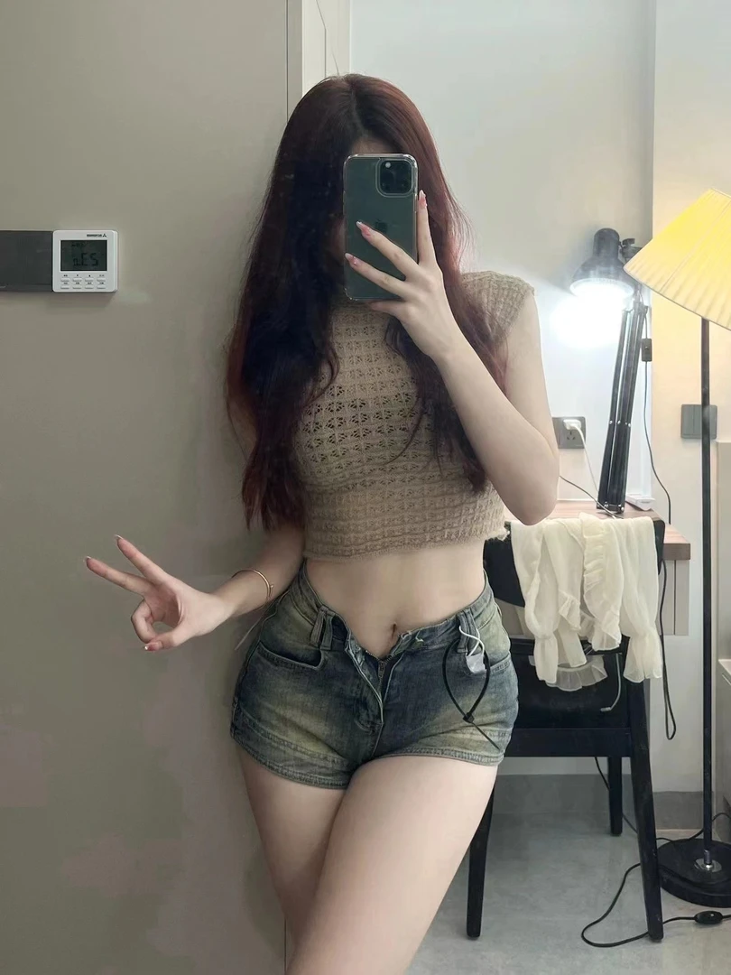 辣妹美式复古做旧牛仔短裤女2024夏季设计感高腰修身性感包臀热裤
