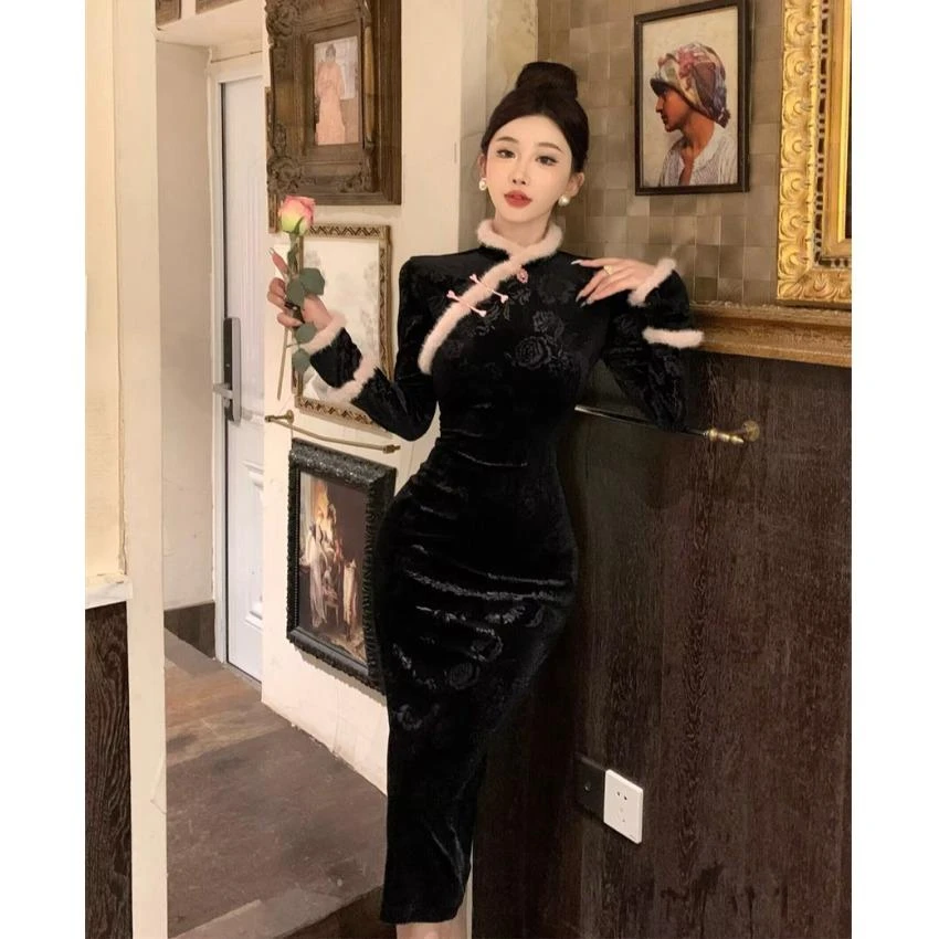 冬季改良旗袍女新中式国风年轻款气质拼色毛毛长袖黑色丝绒连衣裙