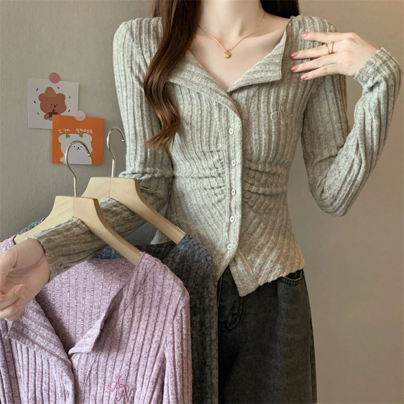 大码设计感褶皱收腰显瘦纯欲风辣妹修身打底长袖针织上衣