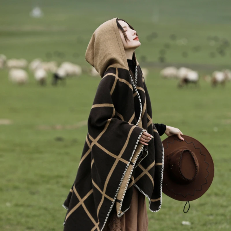 秋冬季新款百搭旅游披肩加厚保暖针织外搭大理丽江民族风帽子斗篷