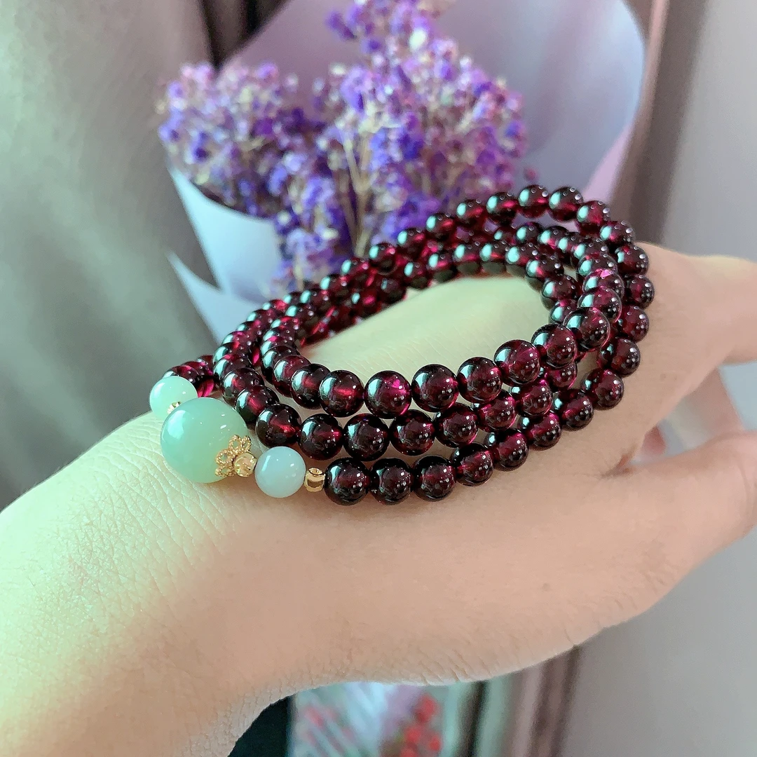 【时空】紫牙乌卡6三圈石榴石手串搭配和田玉三生三世