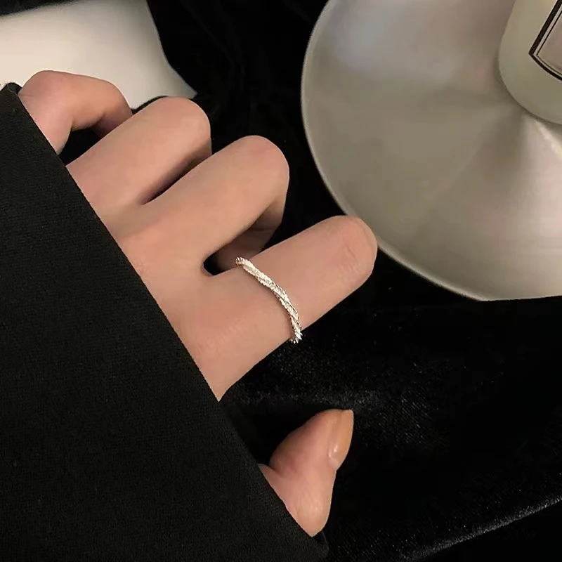 铜合金戒指 波光粼粼素圈戒指女小众设计ins冷淡风高级食指戒P145