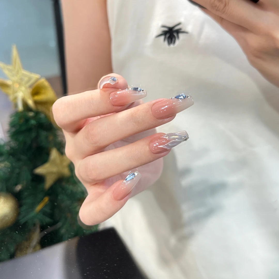 鲸岚物语【渐变人鱼】新款高级感纯手工穿戴甲渐变手绘立体鱼尾美甲