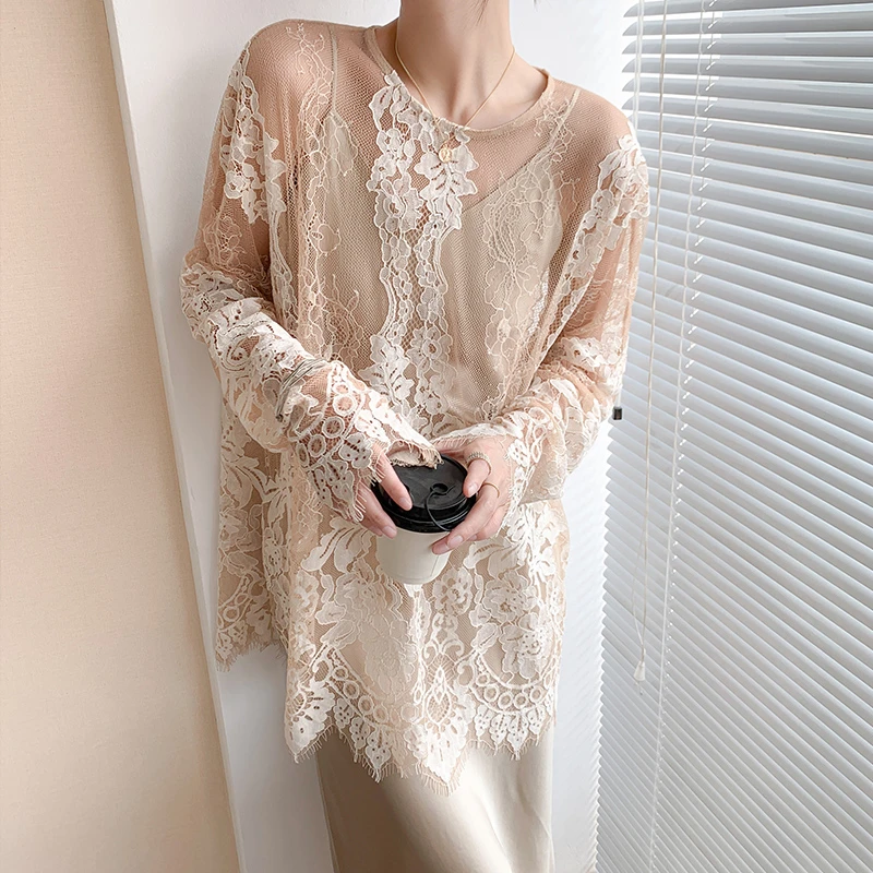 法式浪漫蕾丝衫外穿上衣女长袖镂空t恤性感罩衫2024年春夏季披肩