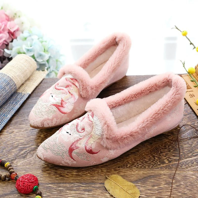 秋冬新款汉服鞋加绒毛滚边时尚尖头绣花布鞋女鞋一脚蹬棉鞋散步鞋