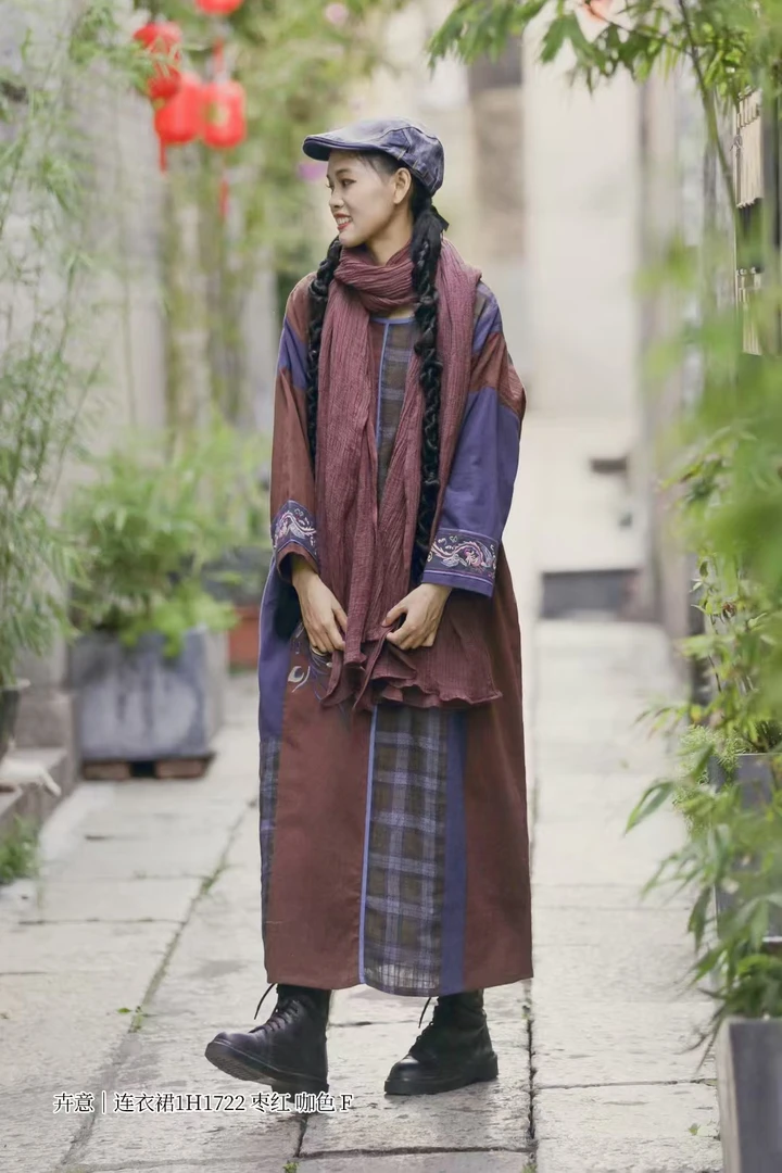 唱游原创设计女装2024春秋新款刺绣民族风长款棉麻外套连衣裙袍子