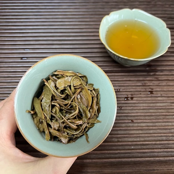 【老曼娥·甜茶】2011年200g老曼娥古树甜茶普洱生茶紧压茶