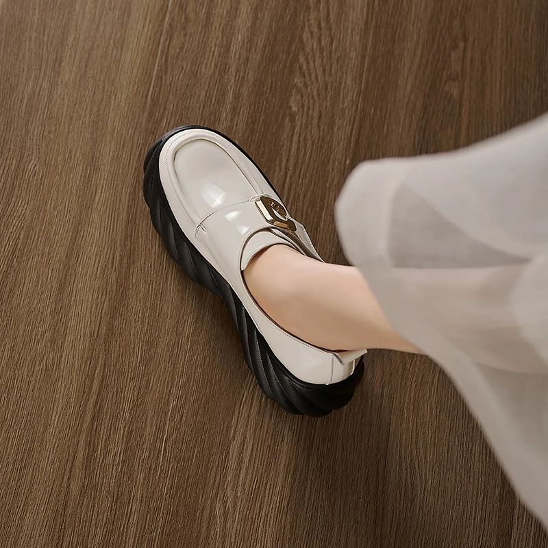 正然松糕鞋女厚底英伦风黑色小皮鞋2023年春秋新款真皮单鞋女增高