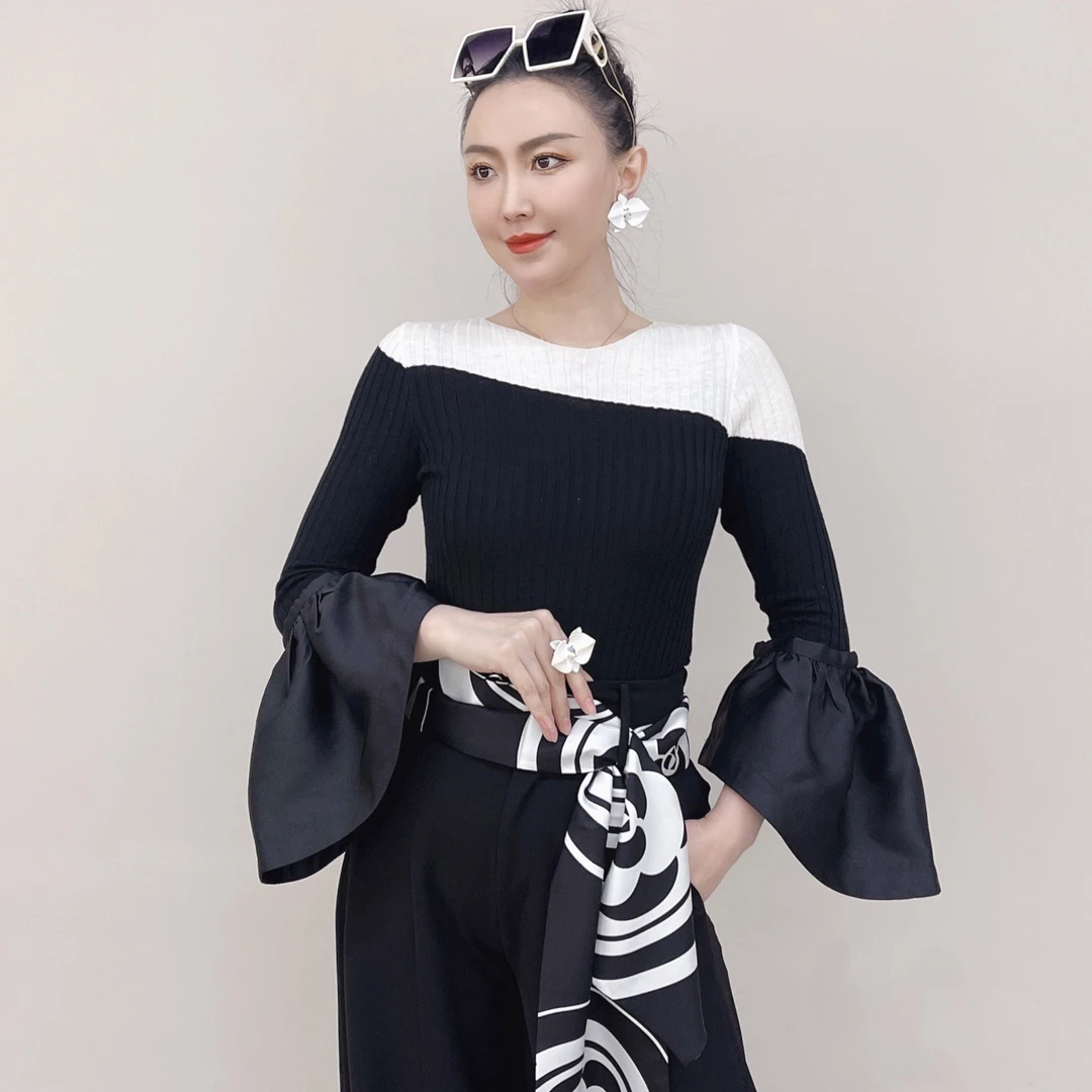 设计师款黑白拼接针织大喇叭袖上衣气质