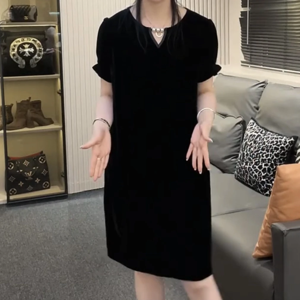 4384丝绒领子珍珠连衣裙宽松黑色显瘦气质法式中长款设计感时尚