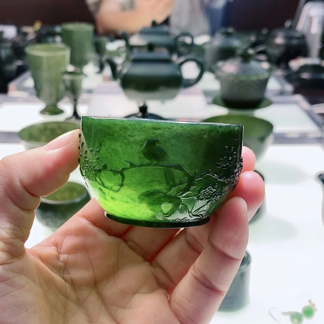 和田玉（青玉）摆件未镶嵌微瑕