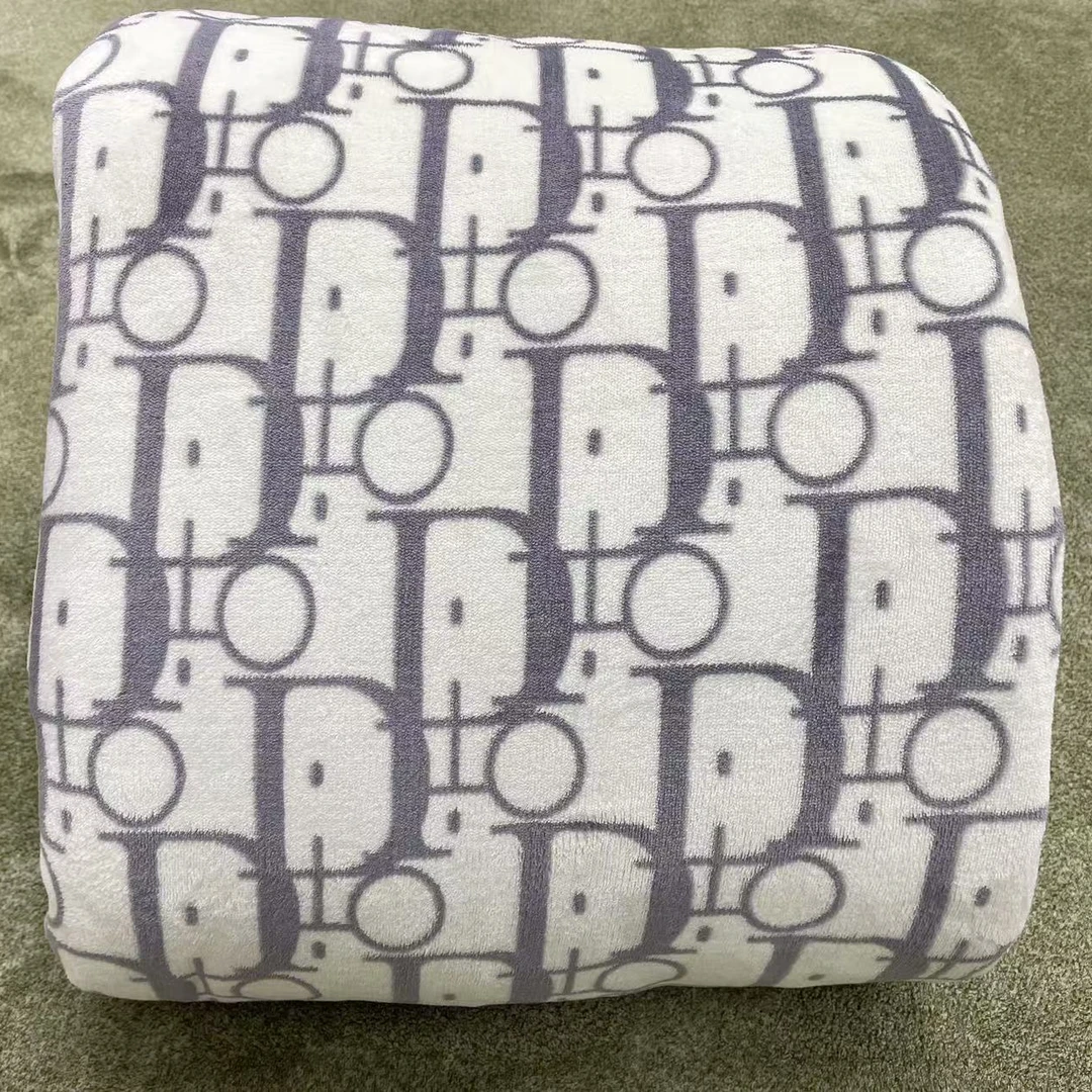 200*230《迪家轻奢》轻奢加厚三层牛奶绒被子轻奢简约