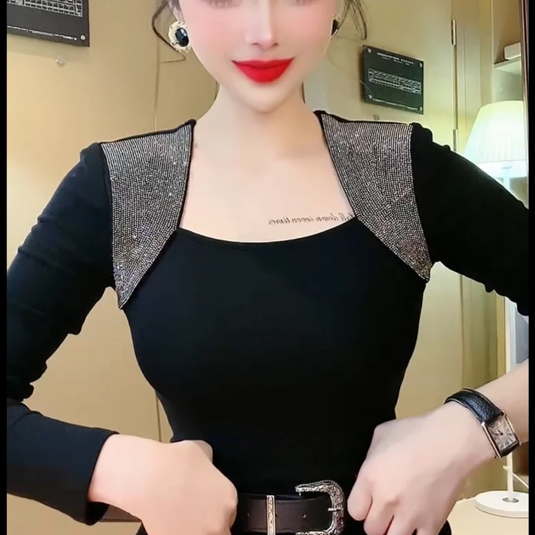 新品气质方领修身显瘦打底衫女秋季2024年新款设计感烫钻黑色长袖