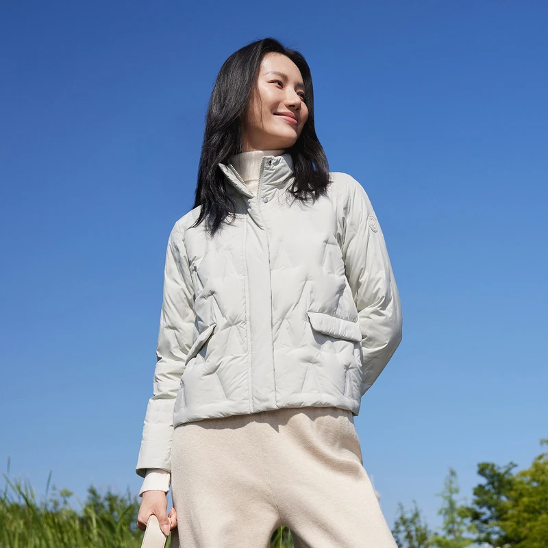 波司登24秋冬季新款女百搭外套保暖休闲短款羽绒服B40135302