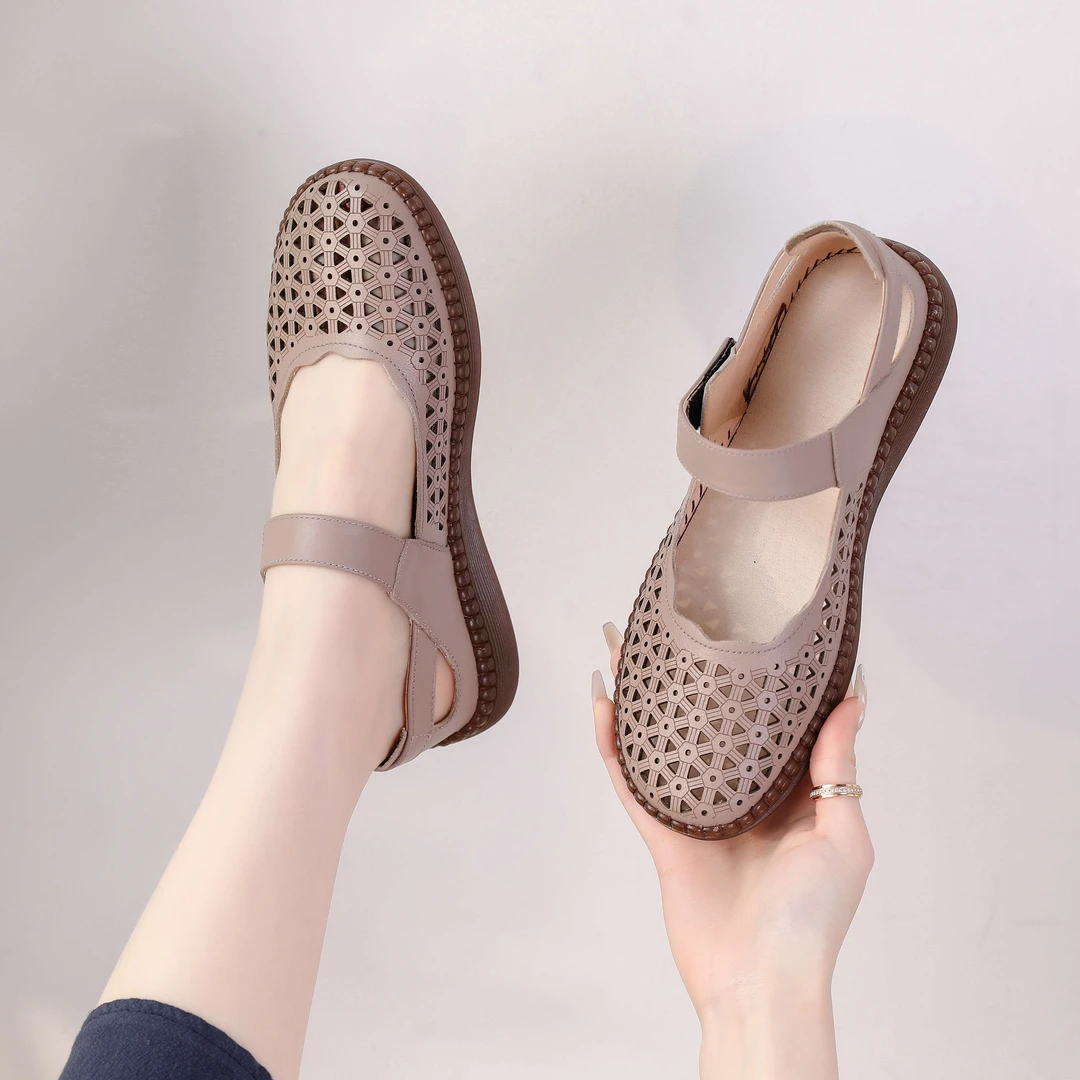 夏季中老年软底镂空凉鞋舒适防滑平底复古妈妈鞋休闲透气女士皮鞋