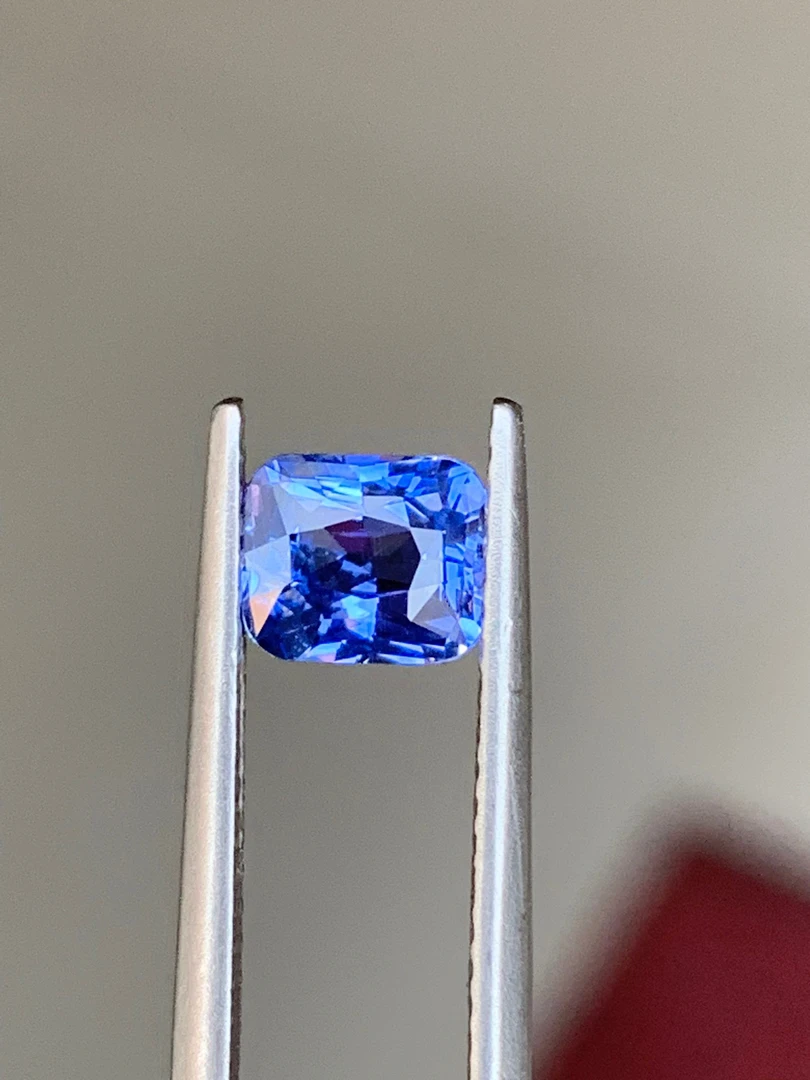 天然斯里兰卡蓝宝石矢车菊1.02克拉