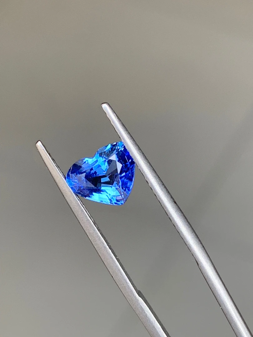 天然斯里兰卡无烧矢车菊1.26克拉蓝宝石