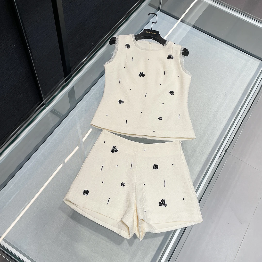 无袖花朵上衣高腰短裤套装简约时尚气质套装DY3686