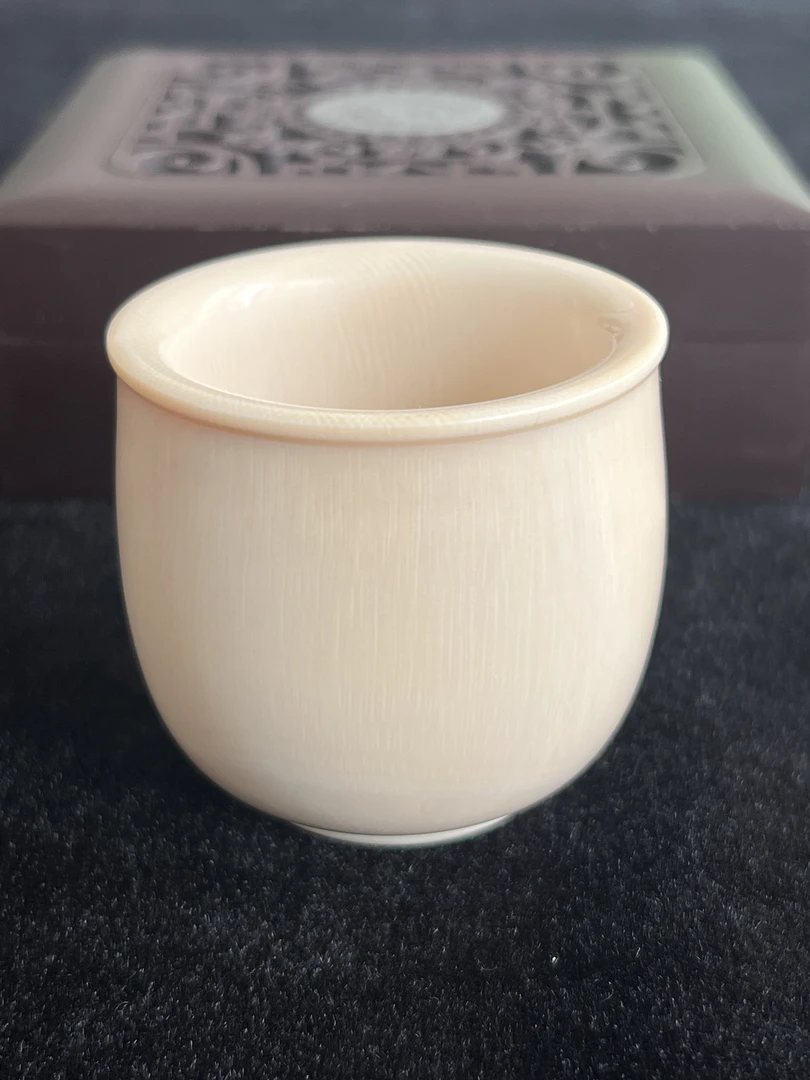 B013猛犸牙精品茶杯酒杯一体冰料摆件油润 支持鉴定假一罚四