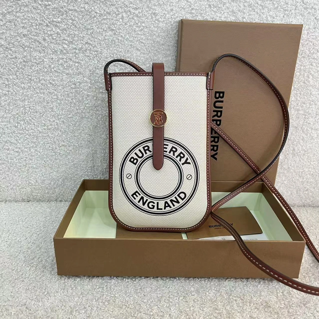 全新未使用 BURBERRY/博柏利  叮叮奢/手机包／成色直播间为准