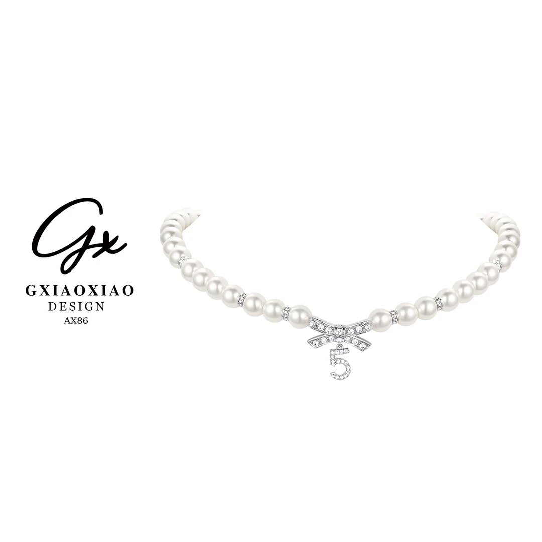 铜合金仿珍珠项链 GXX 【珍宝】高级感轻奢百搭数字蝴蝶项链 AX86