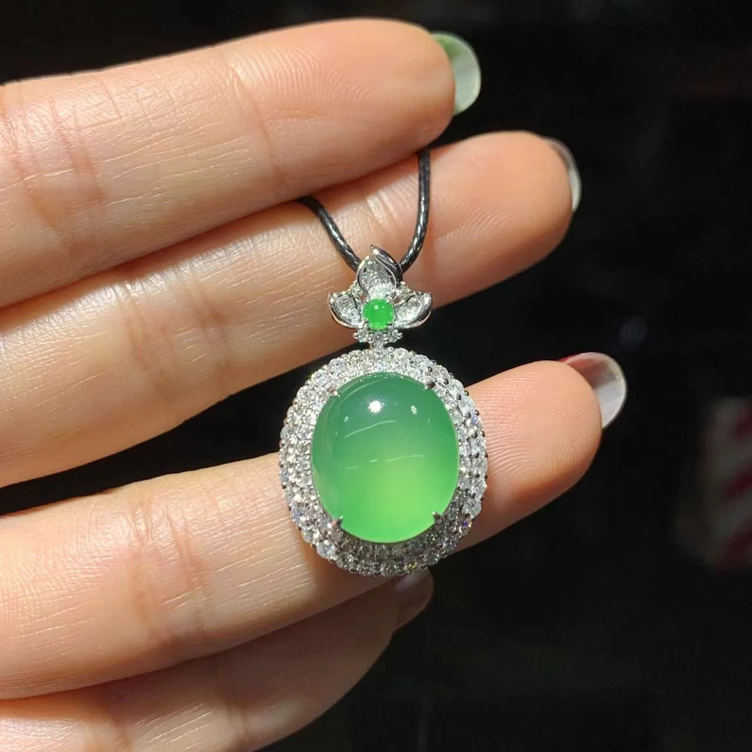 天然缅甸A货满绿翡翠吊坠