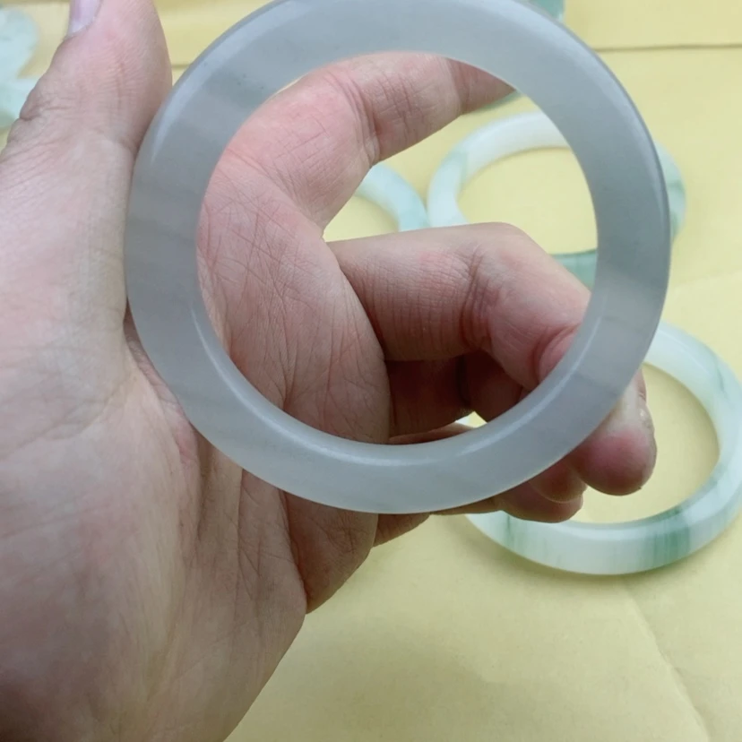 【闪购商品】石英质玉手镯未镶嵌5557