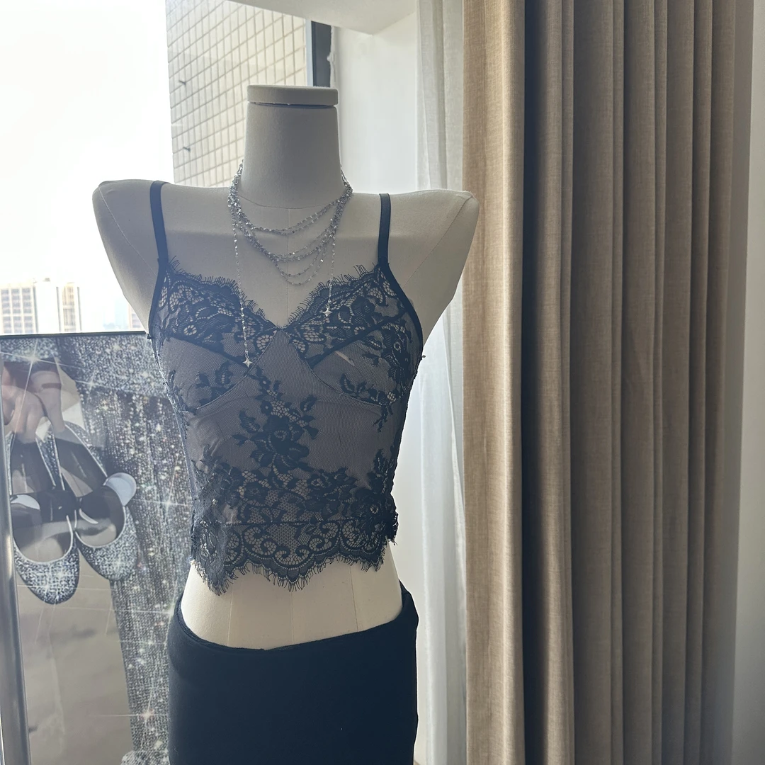 LANLAN* 纯欲甜心 性感蕾丝镂空吊带背心内搭带胸垫打底美背上衣