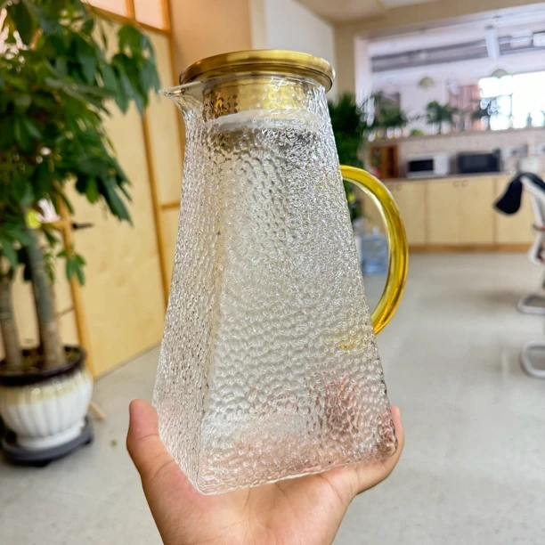 锤纹金字塔冷水壶