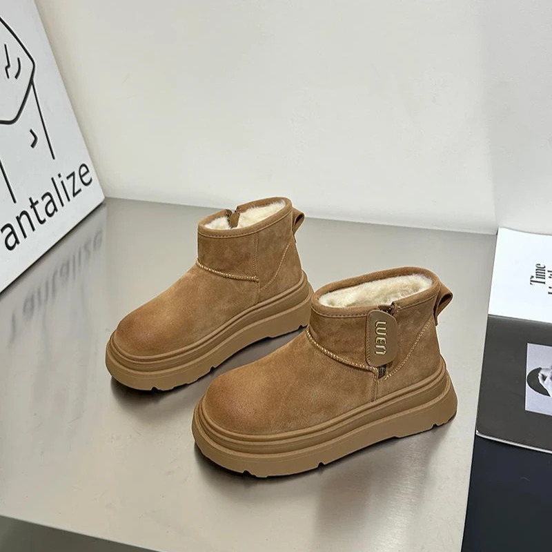 2024冬季新款加绒加厚东北防滑棉鞋潮流雪地靴显高显瘦平底短靴女