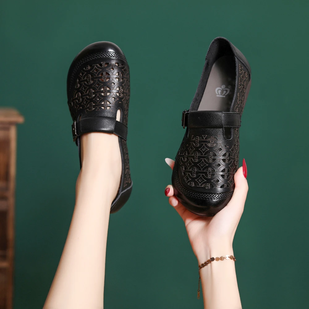王冠不累脚中年妈妈凉鞋真皮软底镂空透气洞洞皮鞋舒适中老年女鞋