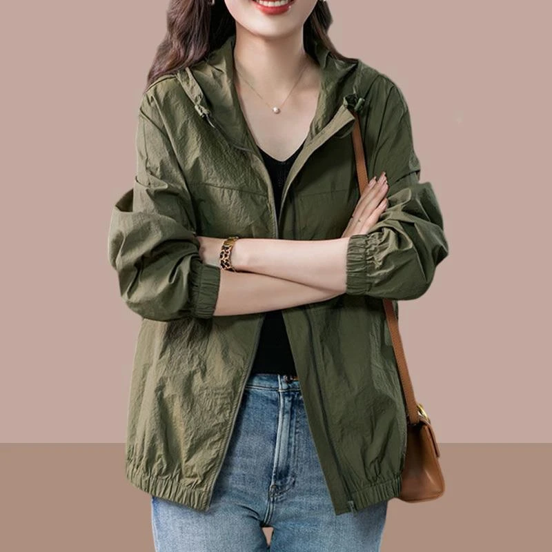 2024早春秋季新款爆款女士短外套女装夹克冲锋衣短款上衣小个子