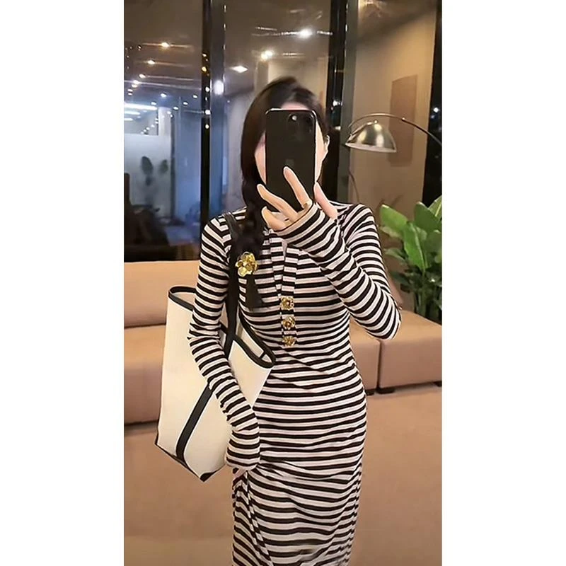 小众设计感气质条纹连衣裙女装秋季新款时髦高级性感包臀T恤长裙