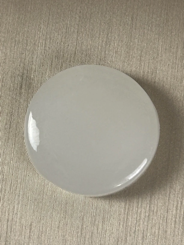 和田玉蜜蜂水平安圆牌