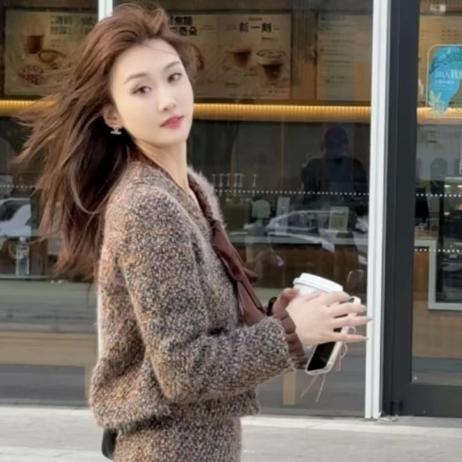 2024秋冬新款女法式名媛风V领小香风长袖时尚短款外套休闲半身裙