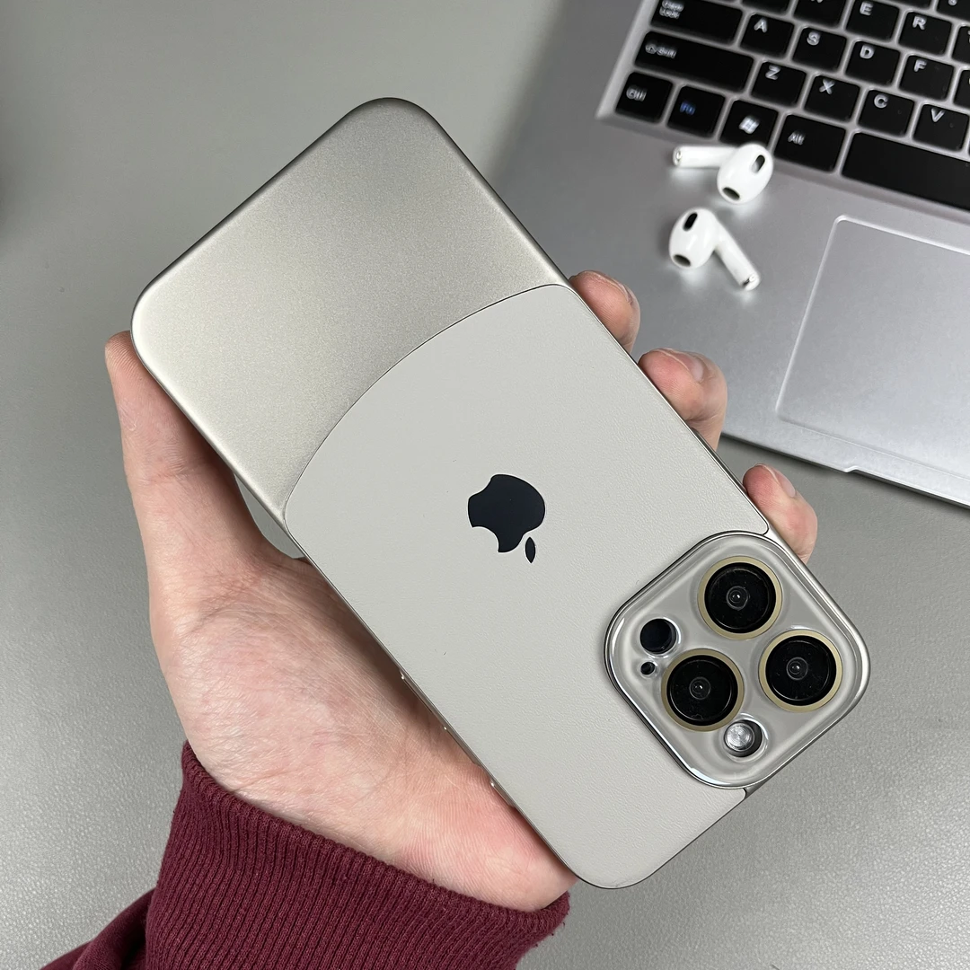 简约拼色素皮苹果15promax手机壳iPhone14pro/13/12全包防摔护镜