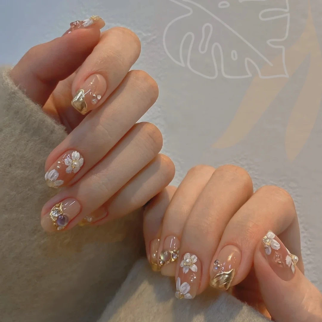 【查理小姐】ins风手绘珍珠花心温柔显白手工穿戴甲