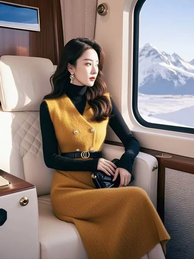 2024冬季气质名媛高端小洋装法式高级感小香风黄色针织连衣裙套装