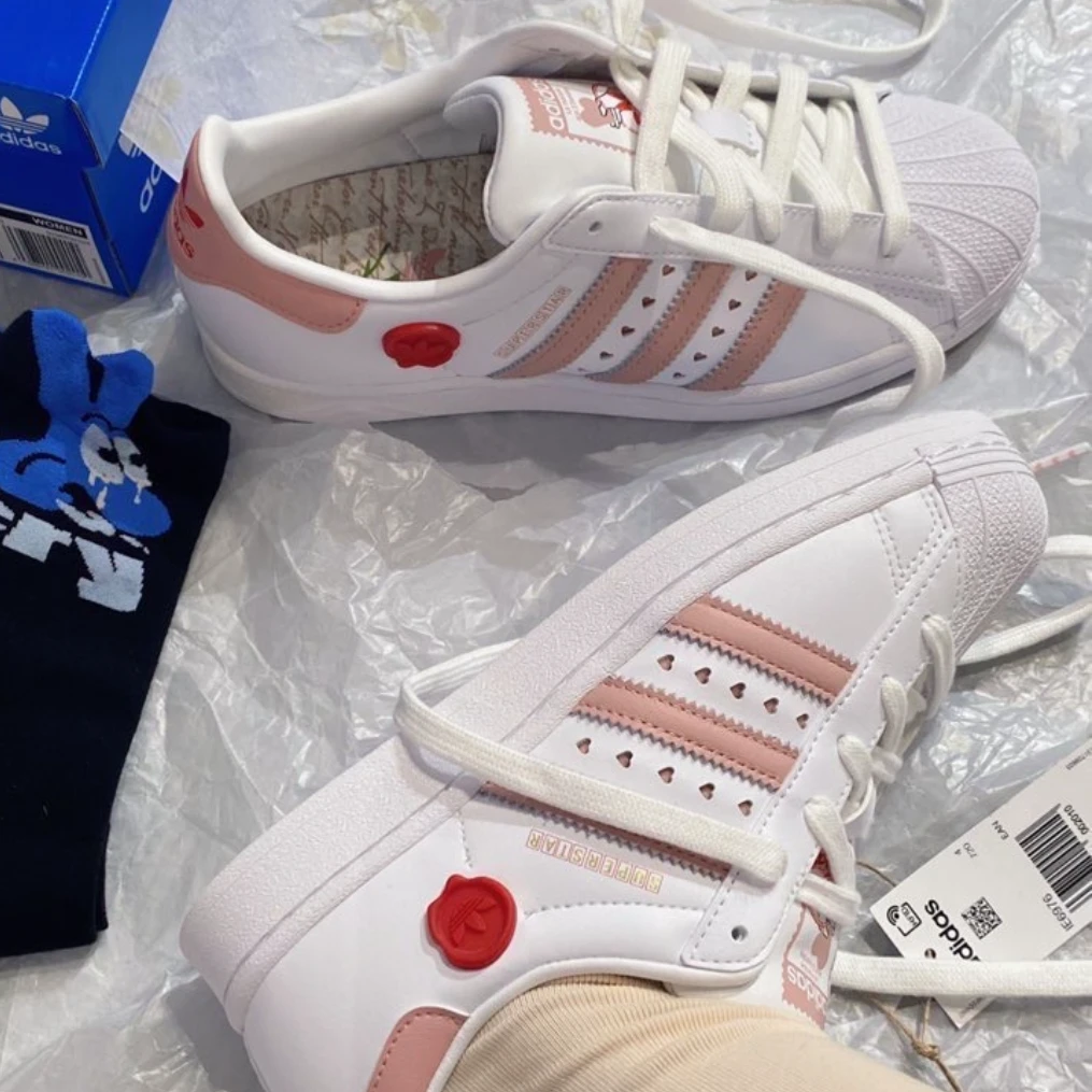 adidas三叶草贝壳头经典百搭舒适潮流轻便低帮板鞋IE6976