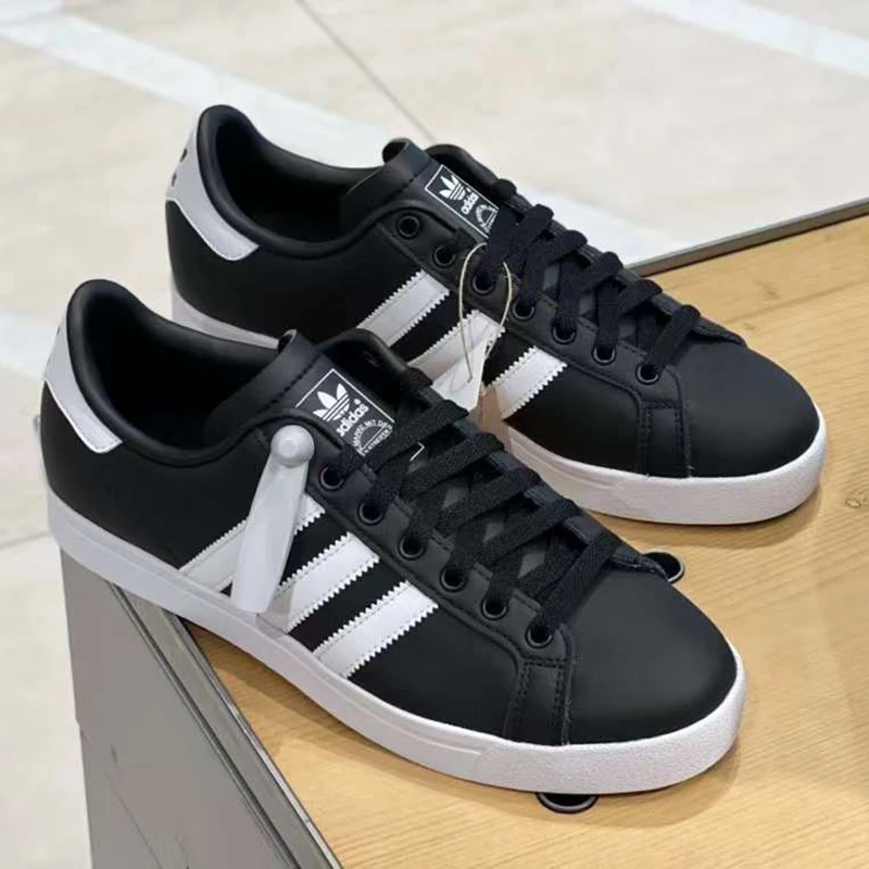 正品Adidas阿迪达斯女子春秋季时尚百搭低帮运动休闲板鞋EE8901