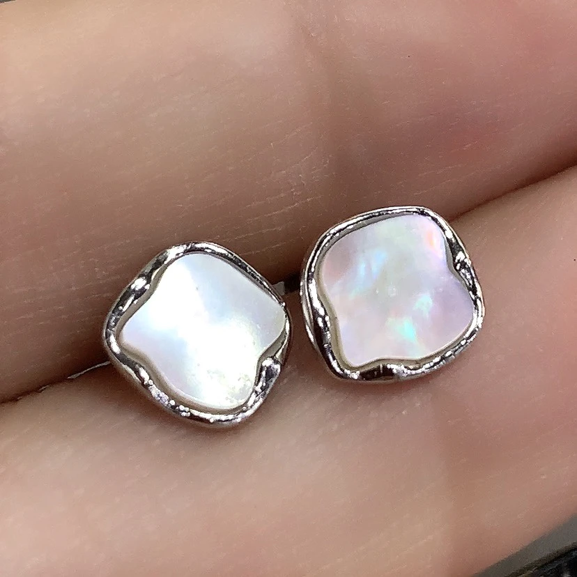 925银耳饰 异形可爱白贝防丢耳钉