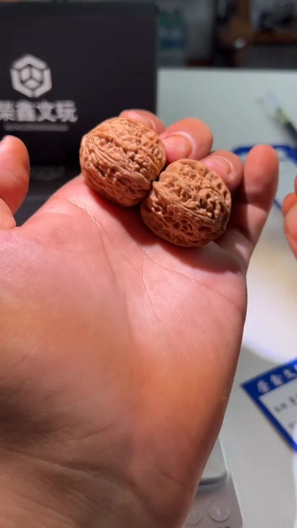 【闪购商品】文玩核桃吊坠全品白狮子小手捻89