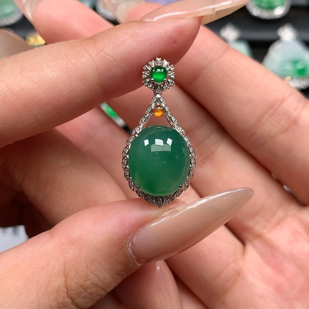 【闪购商品】翡翠颈饰18K金镶嵌蛋面1235