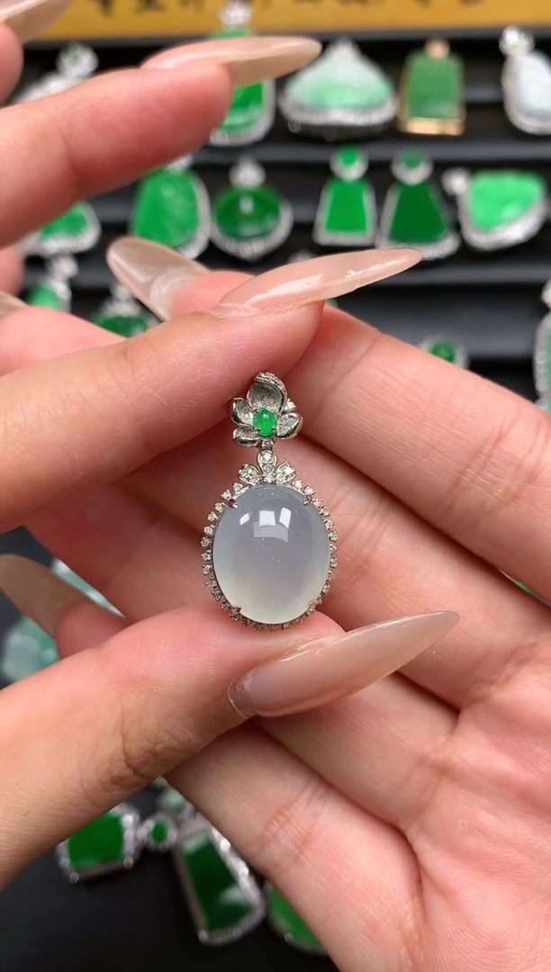 【闪购商品】翡翠颈饰18K金镶嵌蛋面1376