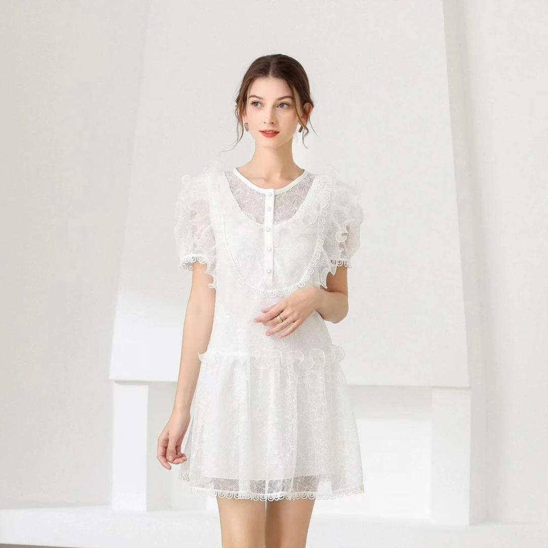 21011 夏季新款女装小众设计法式复古赫本风荷叶边蕾丝网纱连衣裙