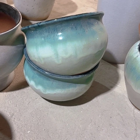 红陶20CM（含）-50CM（不含）两个口径 18高度12