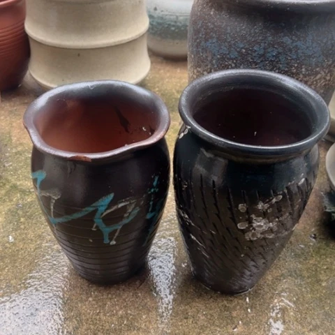 红陶20CM（含）-50CM（不含）瑕疵两个黑