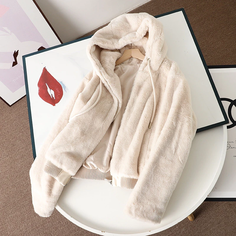 SU385 西班牙D御寒保暖秋冬舒适软糯百搭加厚休闲连帽毛绒外套女