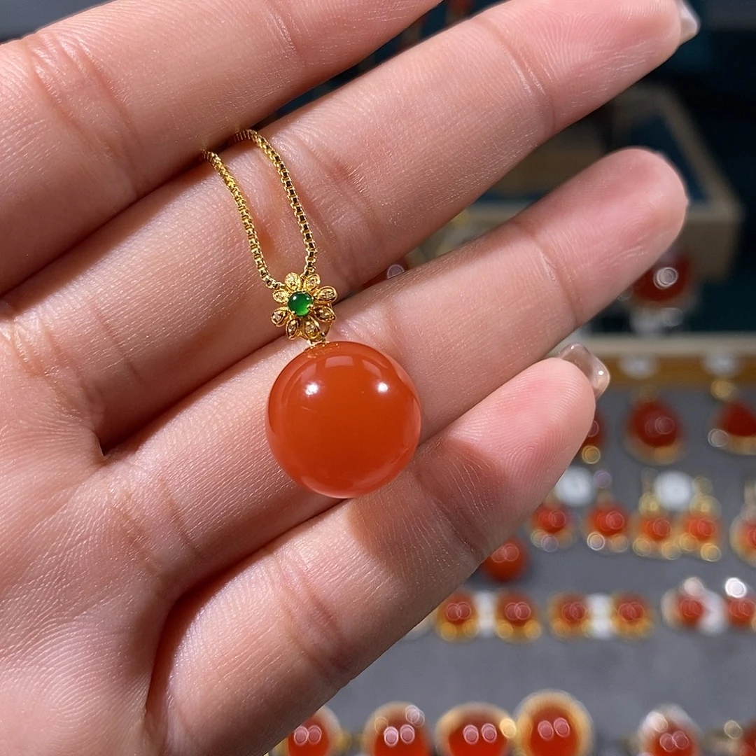 南红玛瑙颈饰18K金镶嵌13.3m柿子红圆珠吊坠
